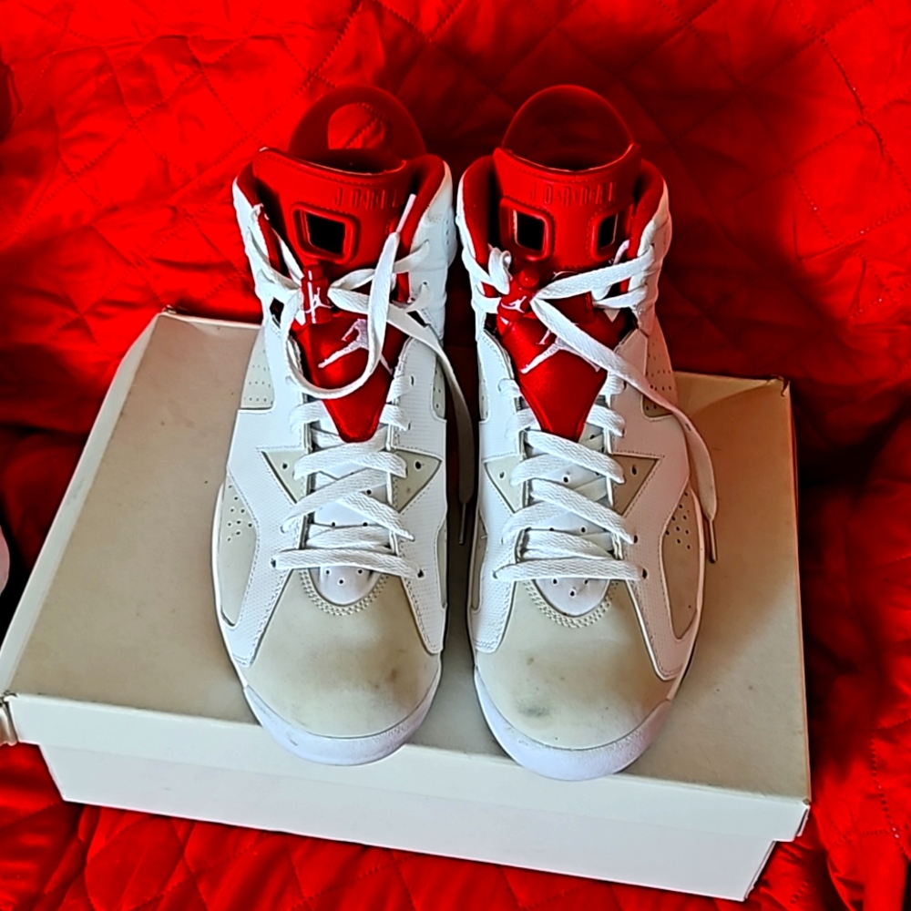 SNEAKER